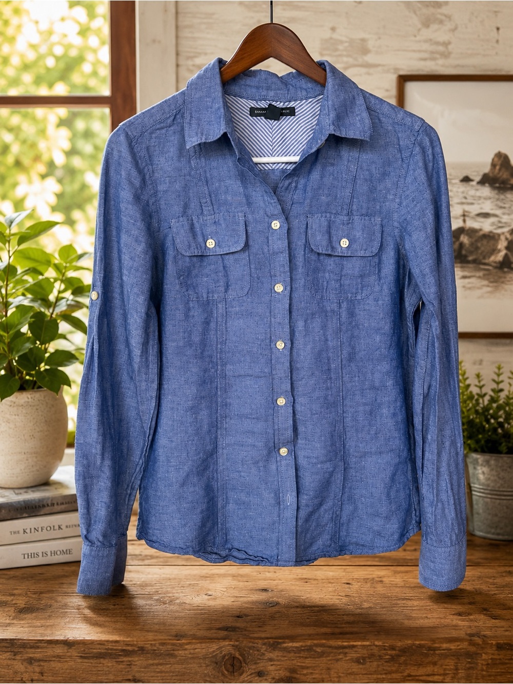 Banana Republic Chambray Button-Front Shirt – Women’s Size 2